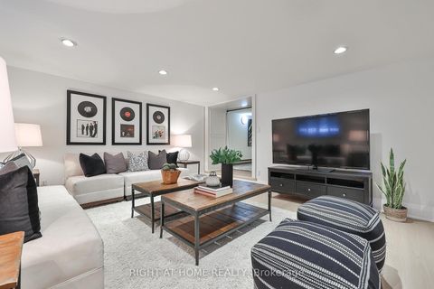 Photo 29 at 25 Fleming Crescent, Leaside, Toronto