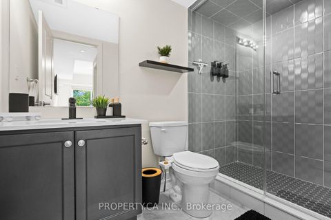 Photo 13 at 2207 - 58 Elizabeth Street S, Mill Pond, Richmond Hill