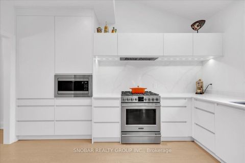 Photo 5 at 46 Poplar Avenue, City Centre West, Toronto