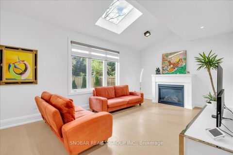 Photo 10 at 46 Poplar Avenue, City Centre West, Toronto