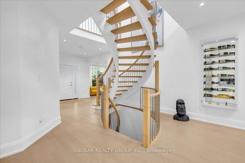 Photo 14 at 46 Poplar Avenue, City Centre West, Toronto