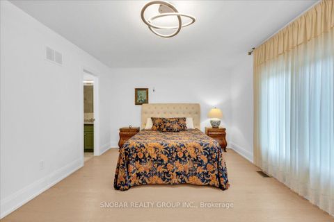 Photo 16 at 46 Poplar Avenue, City Centre West, Toronto