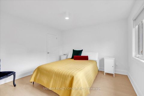 Photo 19 at 46 Poplar Avenue, City Centre West, Toronto