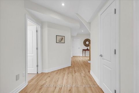 Photo 28 at 46 Poplar Avenue, City Centre West, Toronto