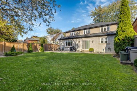 Photo 31 at 46 Poplar Avenue, City Centre West, Toronto