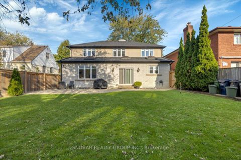 Photo 32 at 46 Poplar Avenue, City Centre West, Toronto