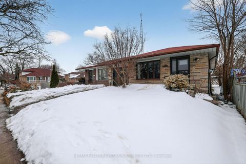 Photo 2 at 510 Brimorton Drive, Woburn, Toronto