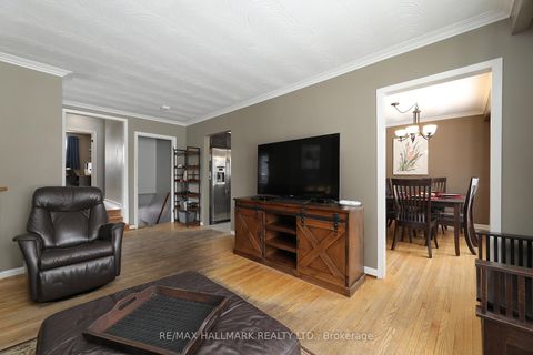 Photo 5 at 27 Slan Avenue, Morningside, Toronto