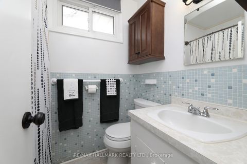 Photo 12 at 27 Slan Avenue, Morningside, Toronto