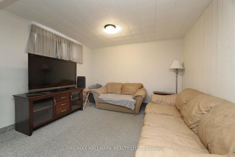 Photo 15 at 27 Slan Avenue, Morningside, Toronto