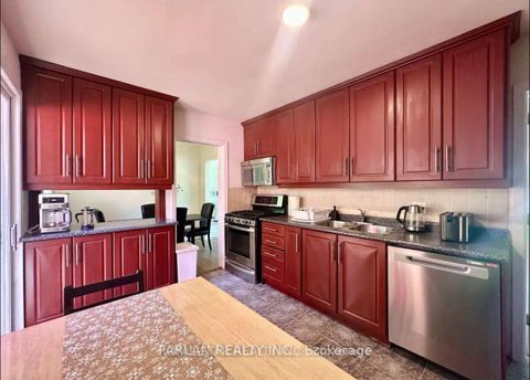 Photo 5 at 38 Lake Avenue, Oak Ridges Lake Wilcox, Richmond Hill