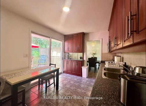 Photo 6 at 38 Lake Avenue, Oak Ridges Lake Wilcox, Richmond Hill