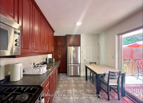 Photo 7 at 38 Lake Avenue, Oak Ridges Lake Wilcox, Richmond Hill