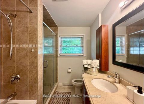 Photo 11 at 38 Lake Avenue, Oak Ridges Lake Wilcox, Richmond Hill