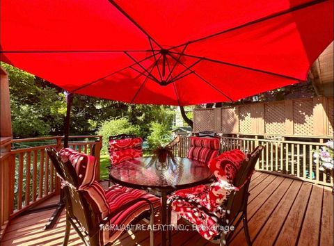 Photo 13 at 38 Lake Avenue, Oak Ridges Lake Wilcox, Richmond Hill