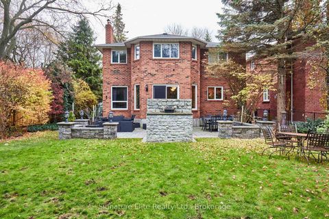 Photo 2 at 4 Camor Court, Highland Creek, Toronto