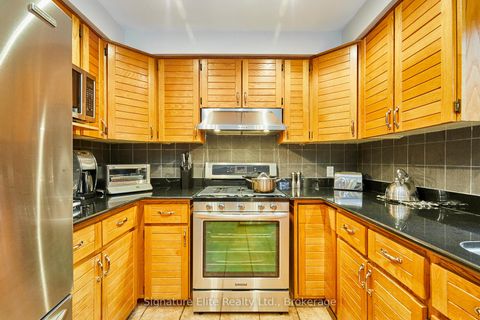 Photo 10 at 4 Camor Court, Highland Creek, Toronto