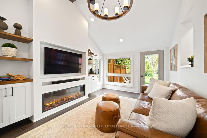 Photo 14 at 321 Guelph Line, Roseland, Burlington