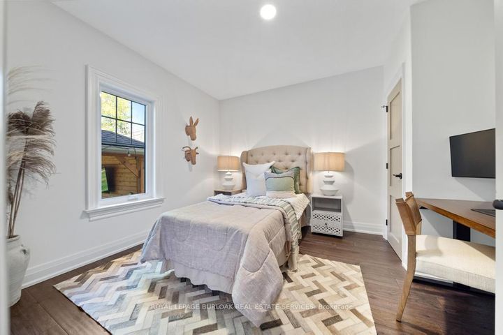 Photo 17 at 321 Guelph Line, Roseland, Burlington