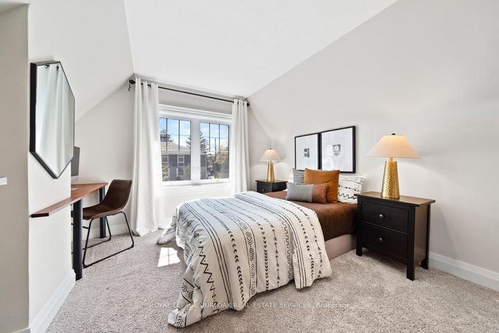 Photo 23 at 321 Guelph Line, Roseland, Burlington