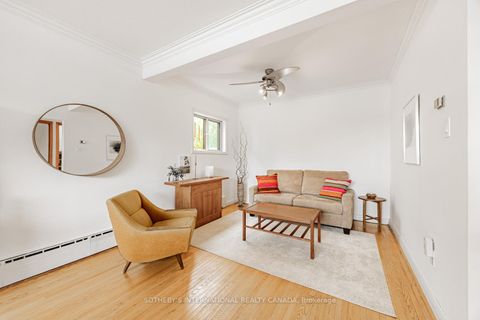 Photo 5 at 21 Tripp Crescent, Dorset Park, Toronto