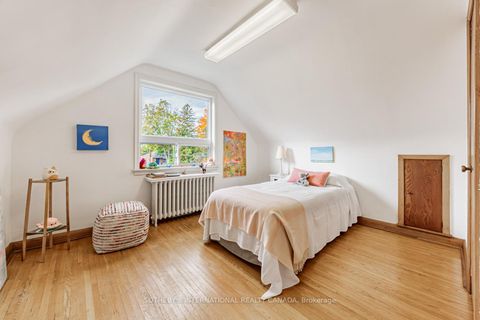 Photo 12 at 21 Tripp Crescent, Dorset Park, Toronto