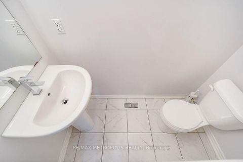 Photo 13 at 22 Haskins Crescent, Keswick South, Georgina