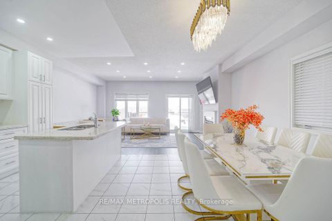 Photo 15 at 22 Haskins Crescent, Keswick South, Georgina