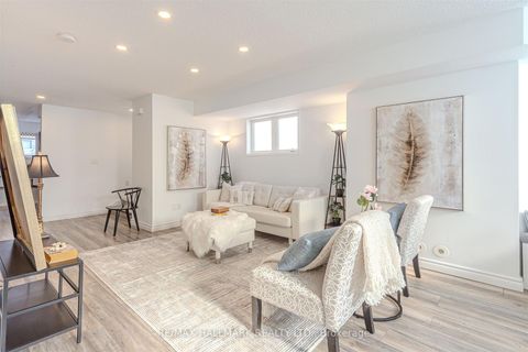 Photo 7 at 101 - 10 Turntable Crescent, Junction, Toronto