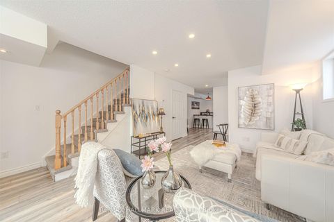 Photo 8 at 101 - 10 Turntable Crescent, Junction, Toronto