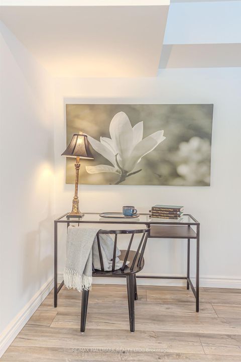 Photo 11 at 101 - 10 Turntable Crescent, Junction, Toronto