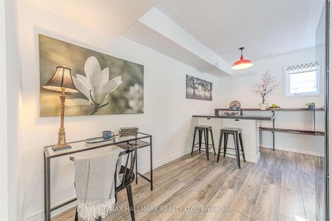 Photo 12 at 101 - 10 Turntable Crescent, Junction, Toronto