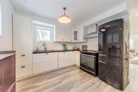 Photo 15 at 101 - 10 Turntable Crescent, Junction, Toronto