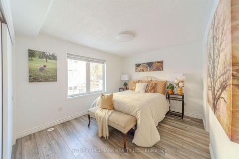 Photo 18 at 101 - 10 Turntable Crescent, Junction, Toronto