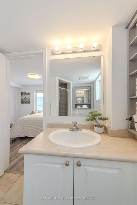 Photo 21 at 101 - 10 Turntable Crescent, Junction, Toronto