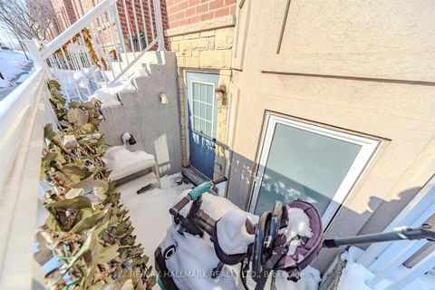 Photo 30 at 101 - 10 Turntable Crescent, Junction, Toronto