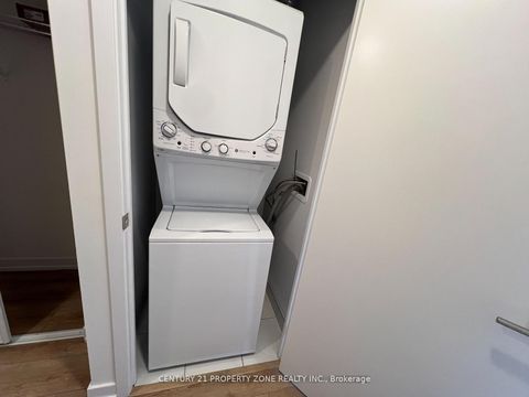 Photo 2 at 512 - 500 Dupont Street, Annex, Toronto