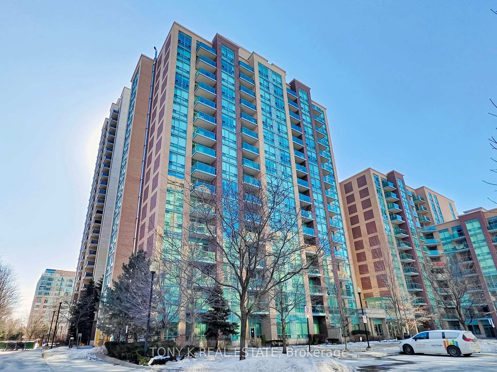 1002 - 7 Michael Power Place, City Centre West, Toronto 