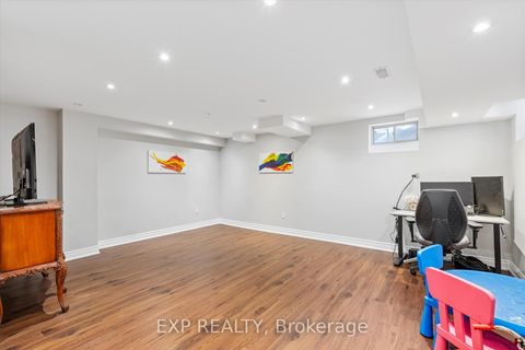 Photo 16 at 7 Goldthread Terrace, Bathurst Manor, Toronto