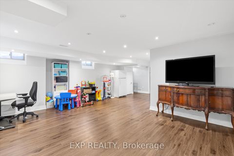 Photo 17 at 7 Goldthread Terrace, Bathurst Manor, Toronto