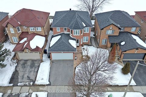 Photo 35 at 111 Dali Crescent, Rouge E11, Toronto