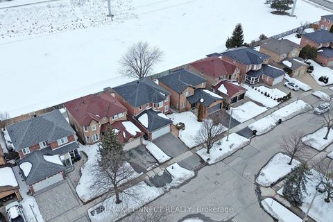 Photo 36 at 111 Dali Crescent, Rouge E11, Toronto