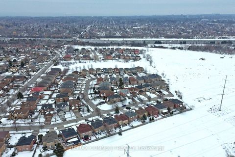 Photo 42 at 111 Dali Crescent, Rouge E11, Toronto