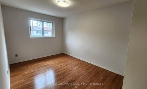 Photo 5 at 6 - 44 Chester Le Boulevard, L'Amoreaux, Toronto