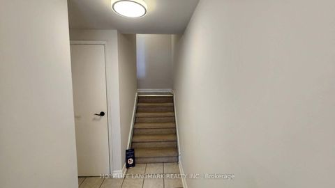 Photo 8 at 6 - 44 Chester Le Boulevard, L'Amoreaux, Toronto