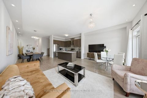 Photo 4 at 240 Elyse Court, Bayview Northeast, Aurora