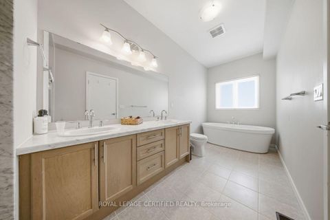 Photo 15 at 240 Elyse Court, Bayview Northeast, Aurora