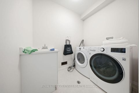 Photo 19 at 240 Elyse Court, Bayview Northeast, Aurora