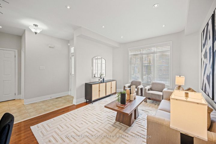 Photo 3 at 33 Evaridge Drive, Cornell, Markham