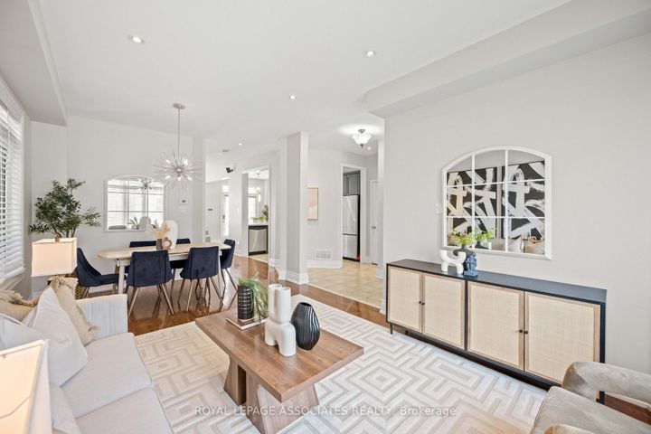 Photo 4 at 33 Evaridge Drive, Cornell, Markham